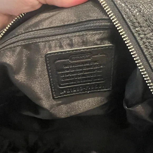 Black patent leather Coach signature shoulder duffle WITH matching wallet - Picture 4 of 7